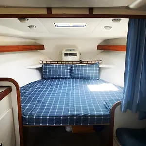 Cozy Private Two Yacht In Barcelona With Free Parking Bateau-hôtel