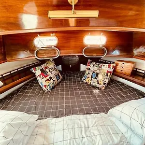 Vintage Classic 70s Boat! Hotel en barco